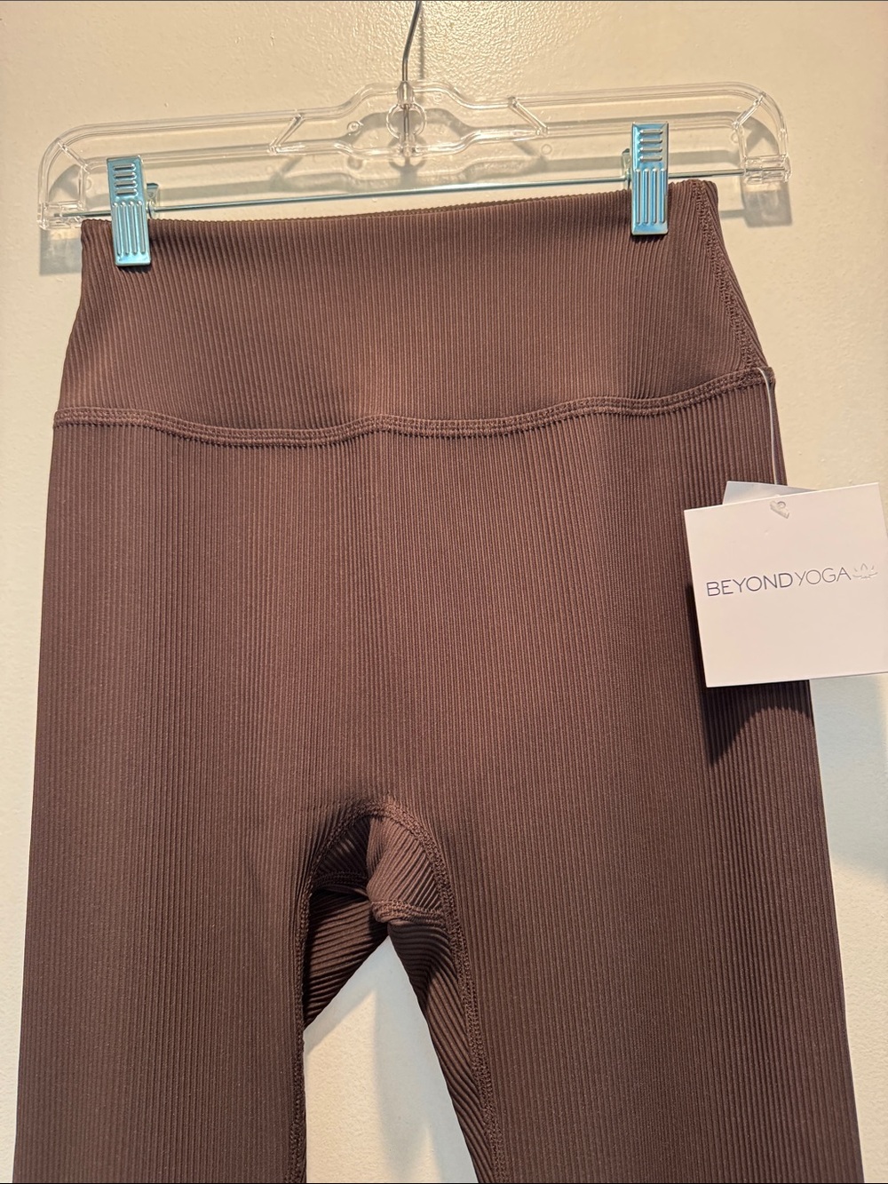 Beyond Yoga Impulse Ribbed Leggings - Dark Chocolate NWT - Picture 2 of 10